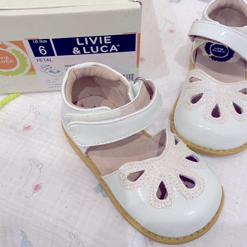 Livie and Luca size 6 toddler shoe